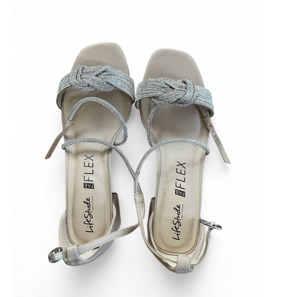 Life Stride Women's Elegant Gray Sandals